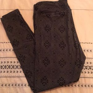 EUC size tall and curvy LuLaRoe leggings